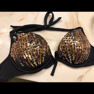 32 C Victoria’s Secret top